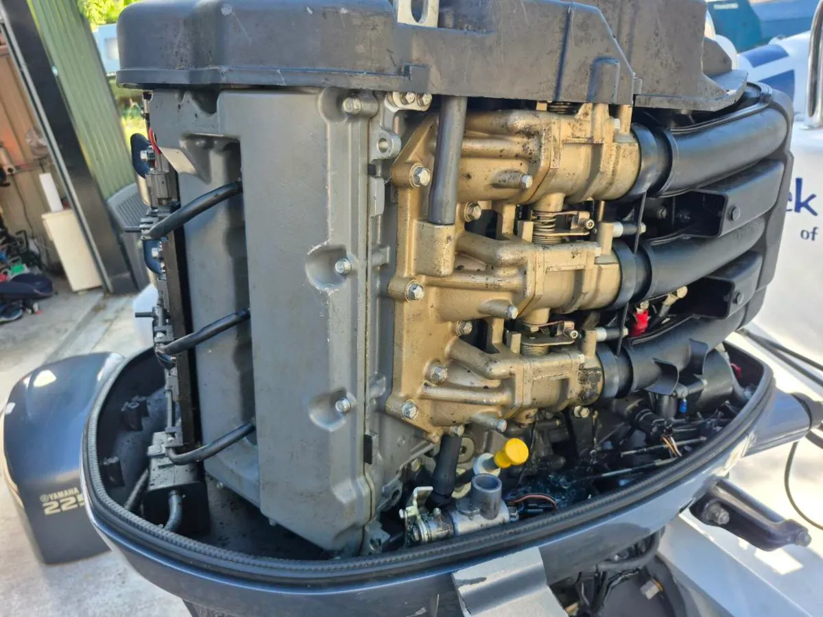 Yamaha f225 efi 4 stroke boat outboard motor - Image 4