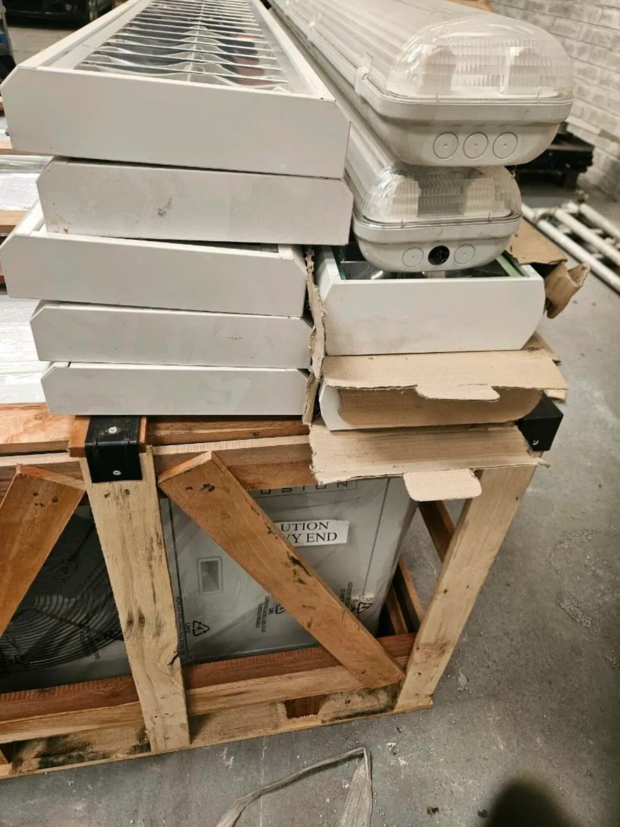 Wearhouse clear out - Image 3