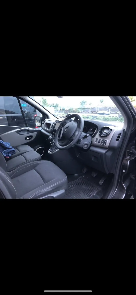 Renault trafic crew cab low mileage - Image 3