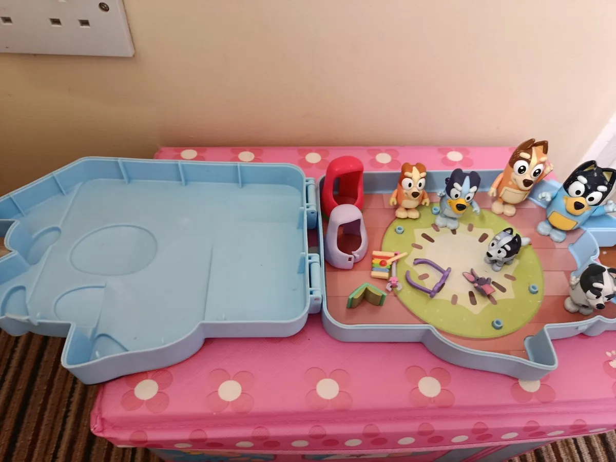 Bluey Play & Go Set - Image 4