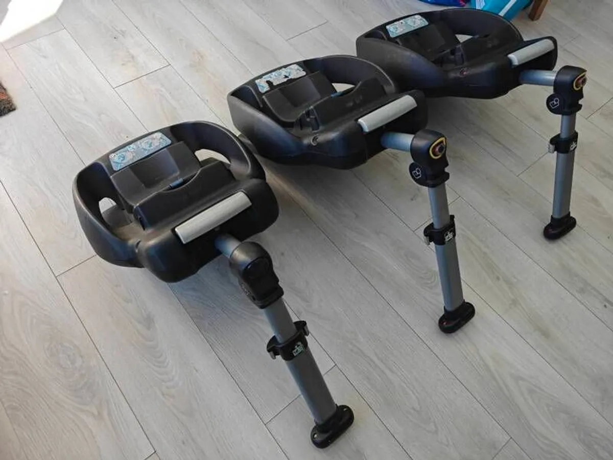 Baby car seat bases Maxi-cosi x3 - Image 3
