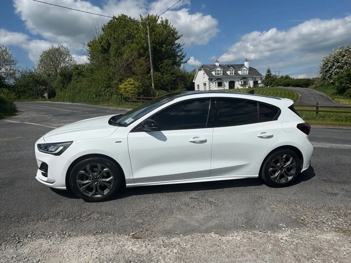 221 160bhp Ford focus st line with Ford warranty - Image 3