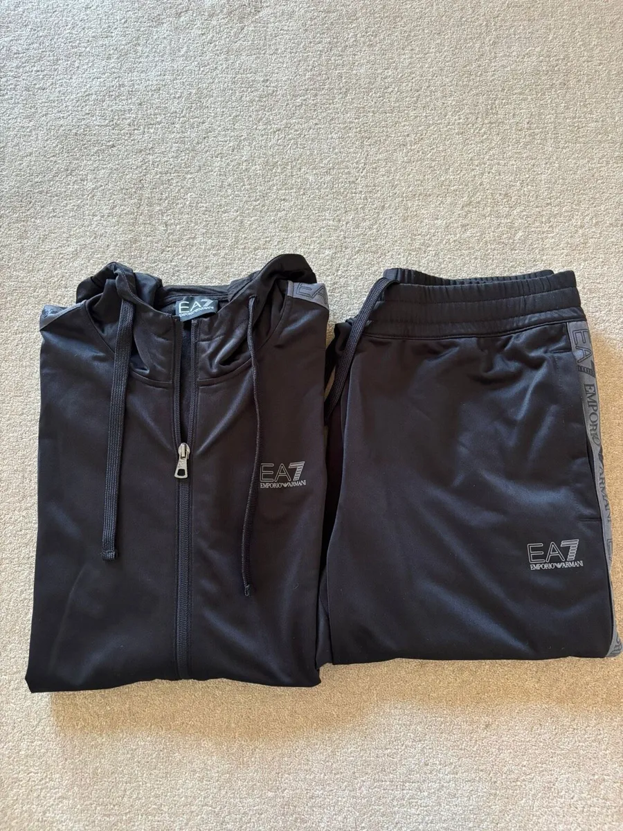 Armani Men’s Tracksuit - Large - Image 1