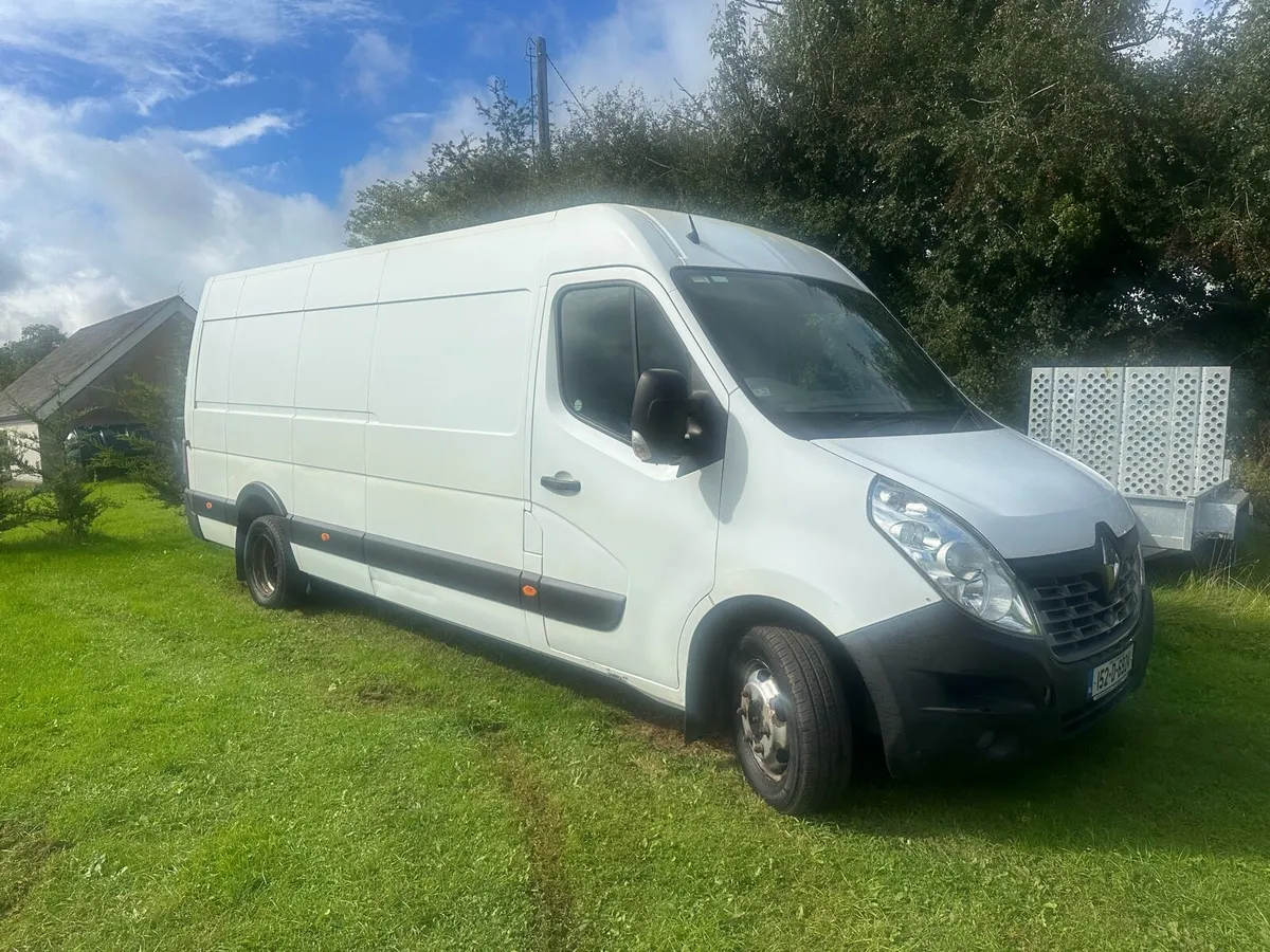 152 Renault Master Twin Wheel (car licence) - Image 1