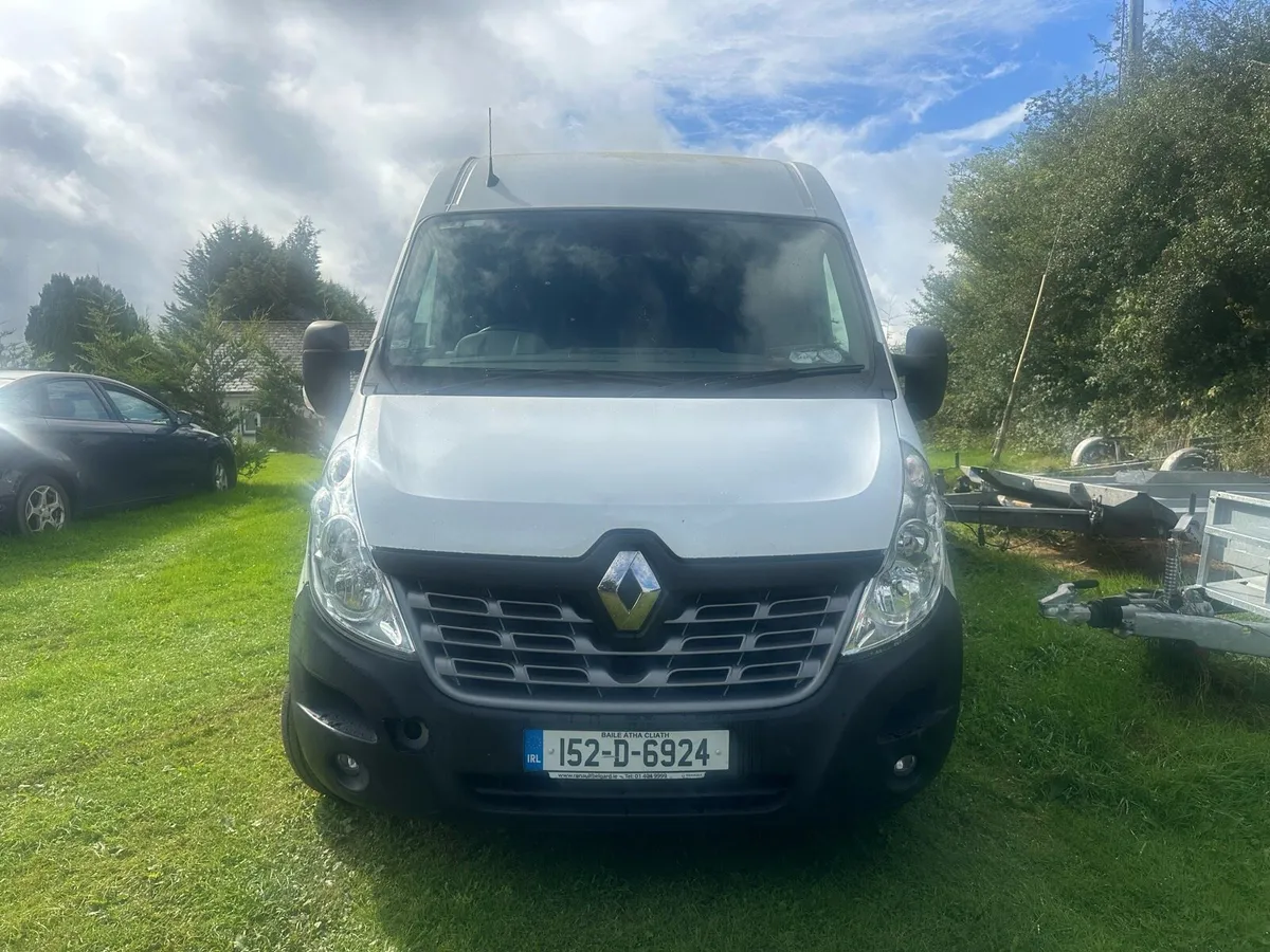 152 Renault Master Twin Wheel (car licence) - Image 2