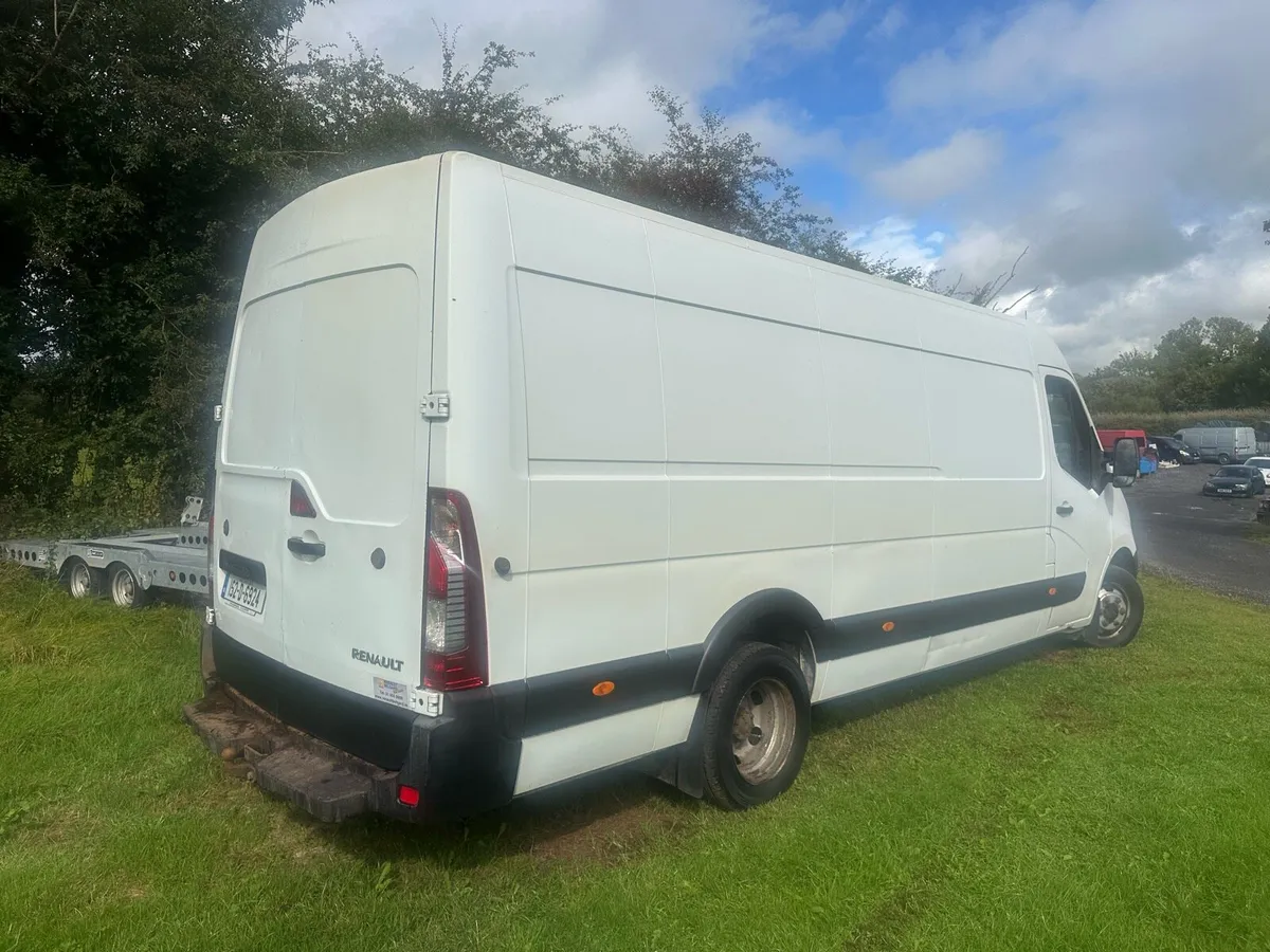 152 Renault Master Twin Wheel (car licence) - Image 3