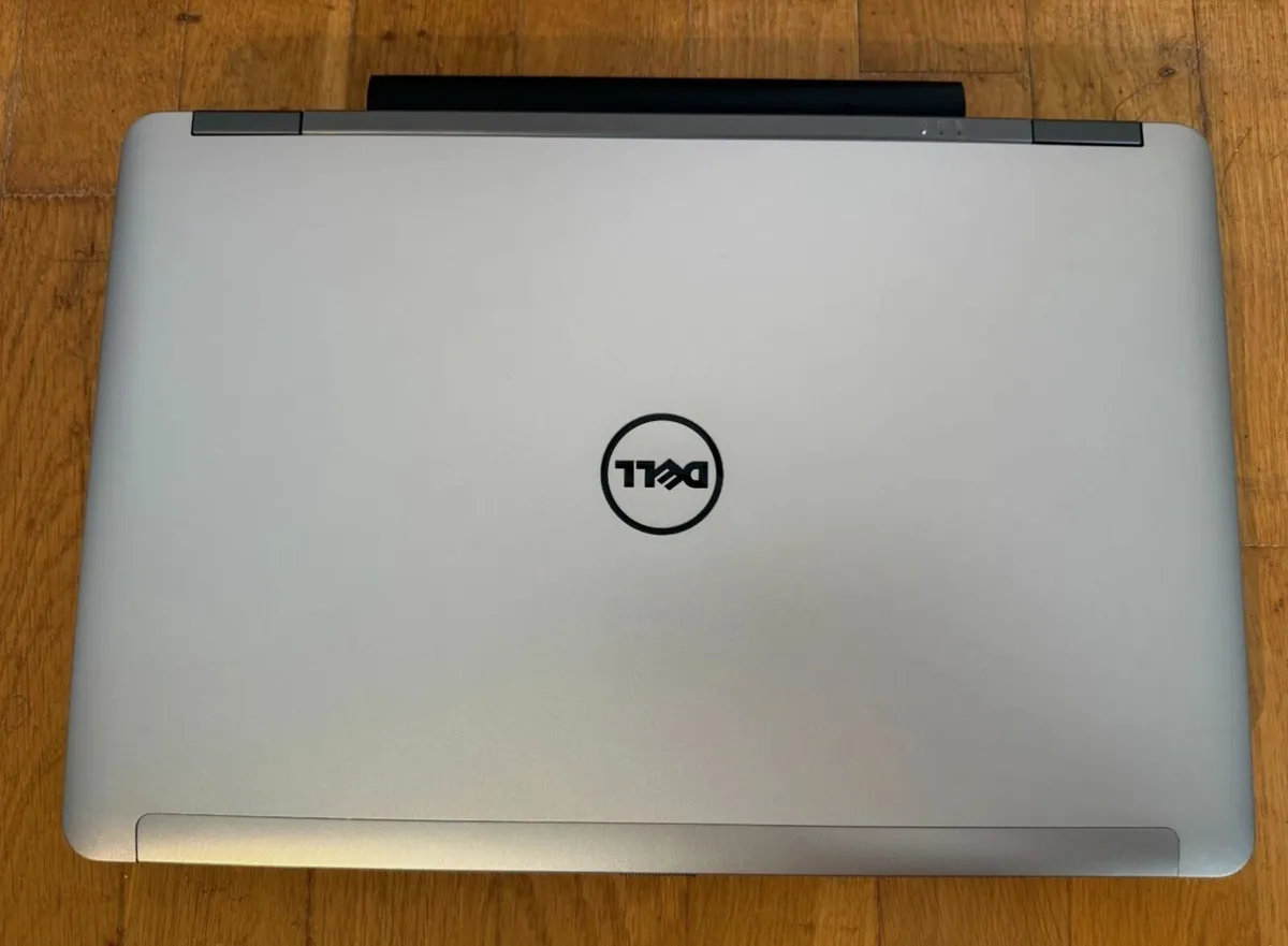 Dell laptop 15.6 Intel i7 CPU Win11 Office 21 16GB - Image 1