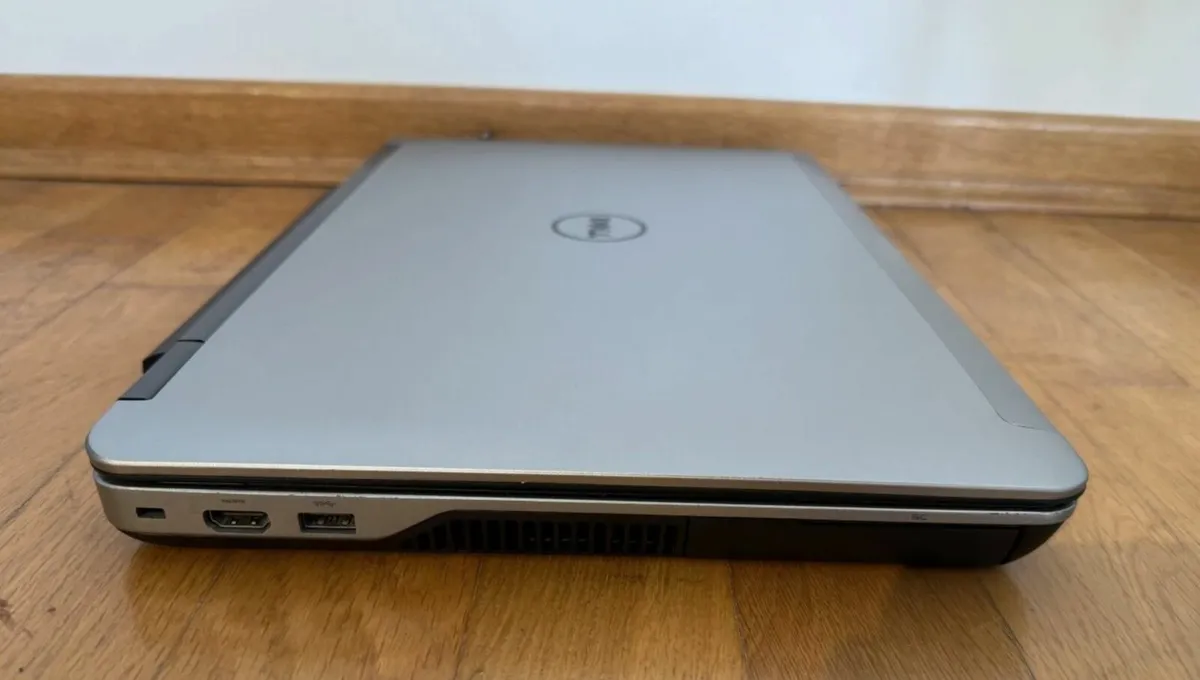 Dell laptop 15.6 Intel i7 CPU Win11 Office 21 16GB - Image 2