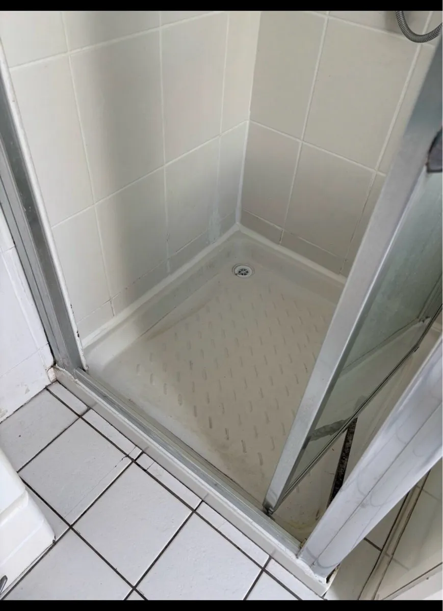 GC Handyman - East Cork - Shower/Bath Re-Seal - Image 2