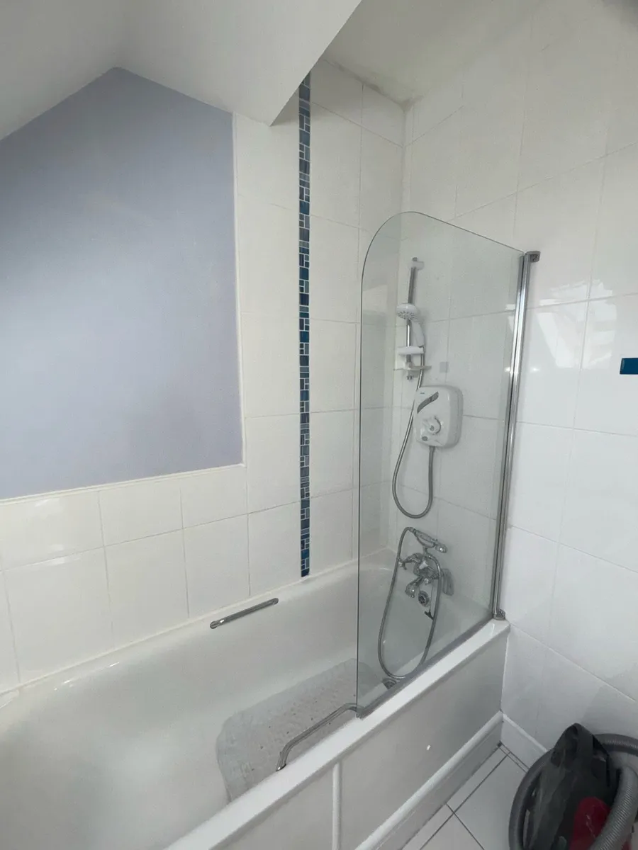 GC Handyman - East Cork - Shower/Bath Re-Seal - Image 4