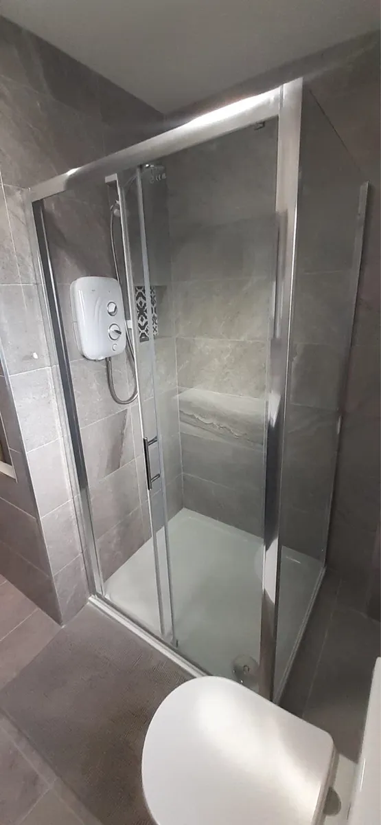 GC Handyman - East Cork - Shower/Bath Re-Seal - Image 1