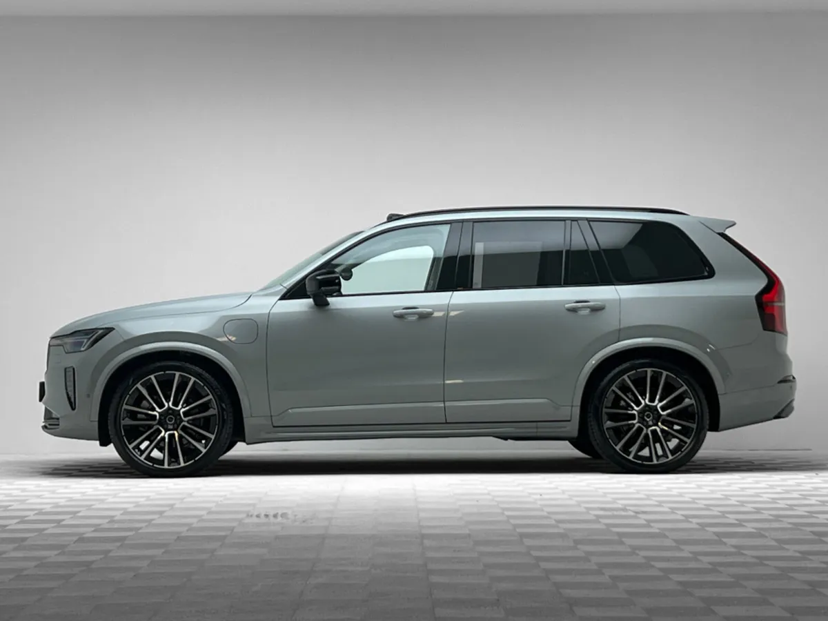 Volvo XC90 ULTRA T8 PHEV AWD *7 SEATER* - Image 4