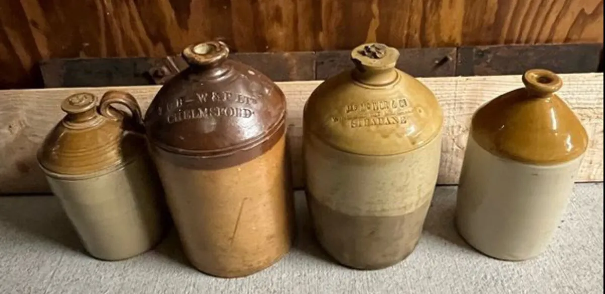 4 large stoneware jars - Image 1