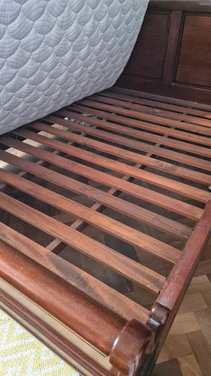 King Size Mahogany Sleigh Bed - Image 4