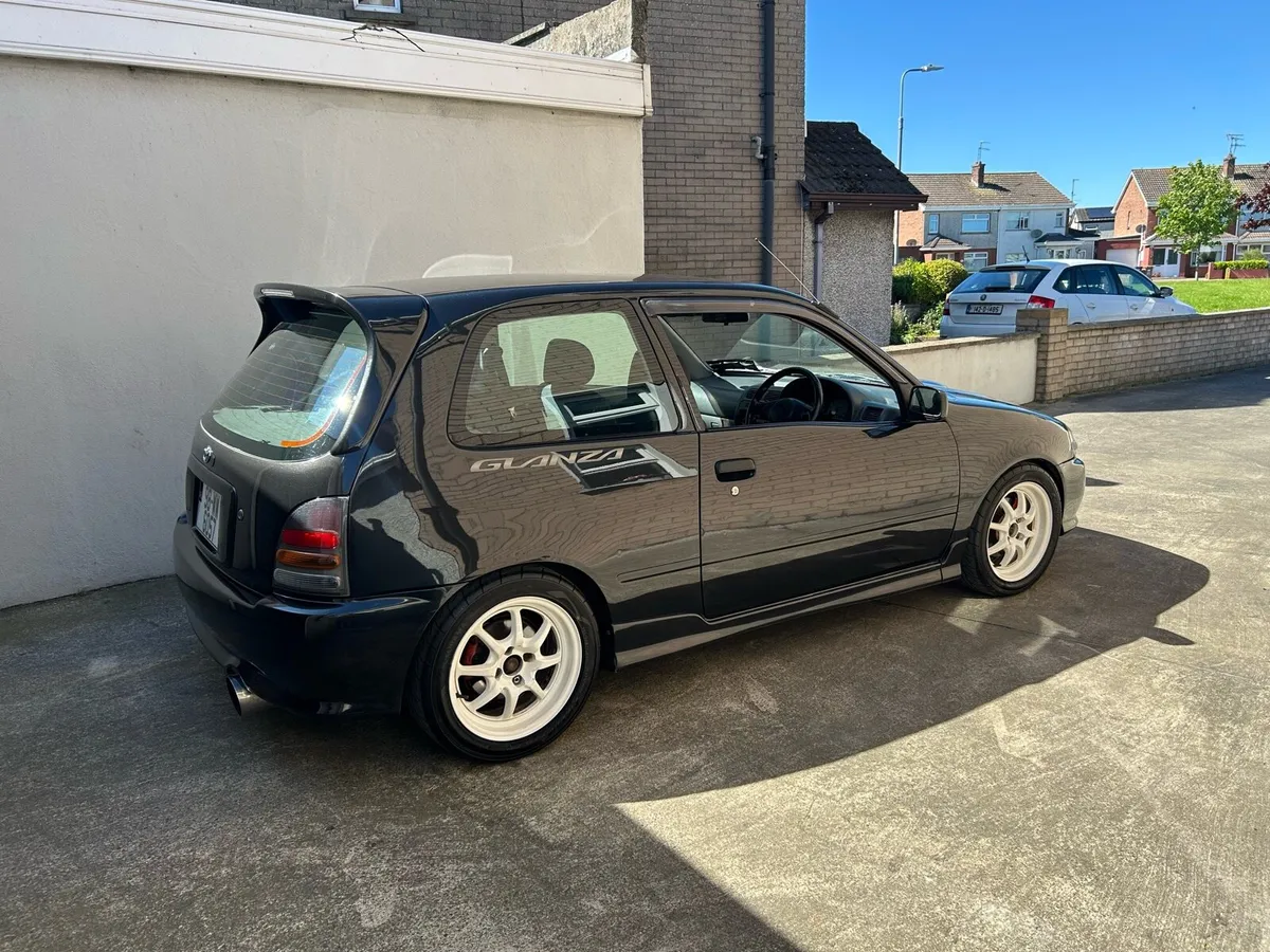 Toyota Glanza V 1.3 Turbo - Image 4