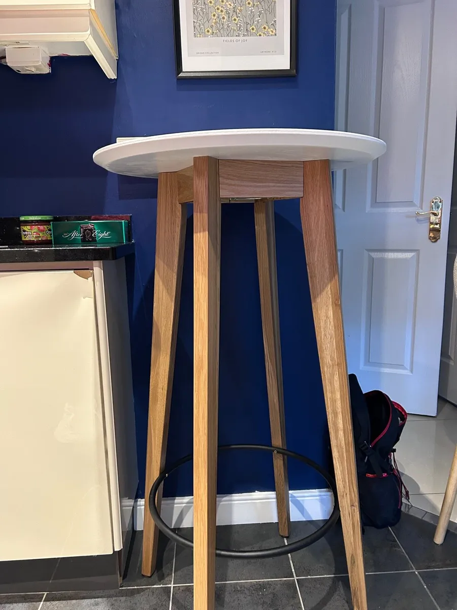 Kitchen Bar table, round - Image 1