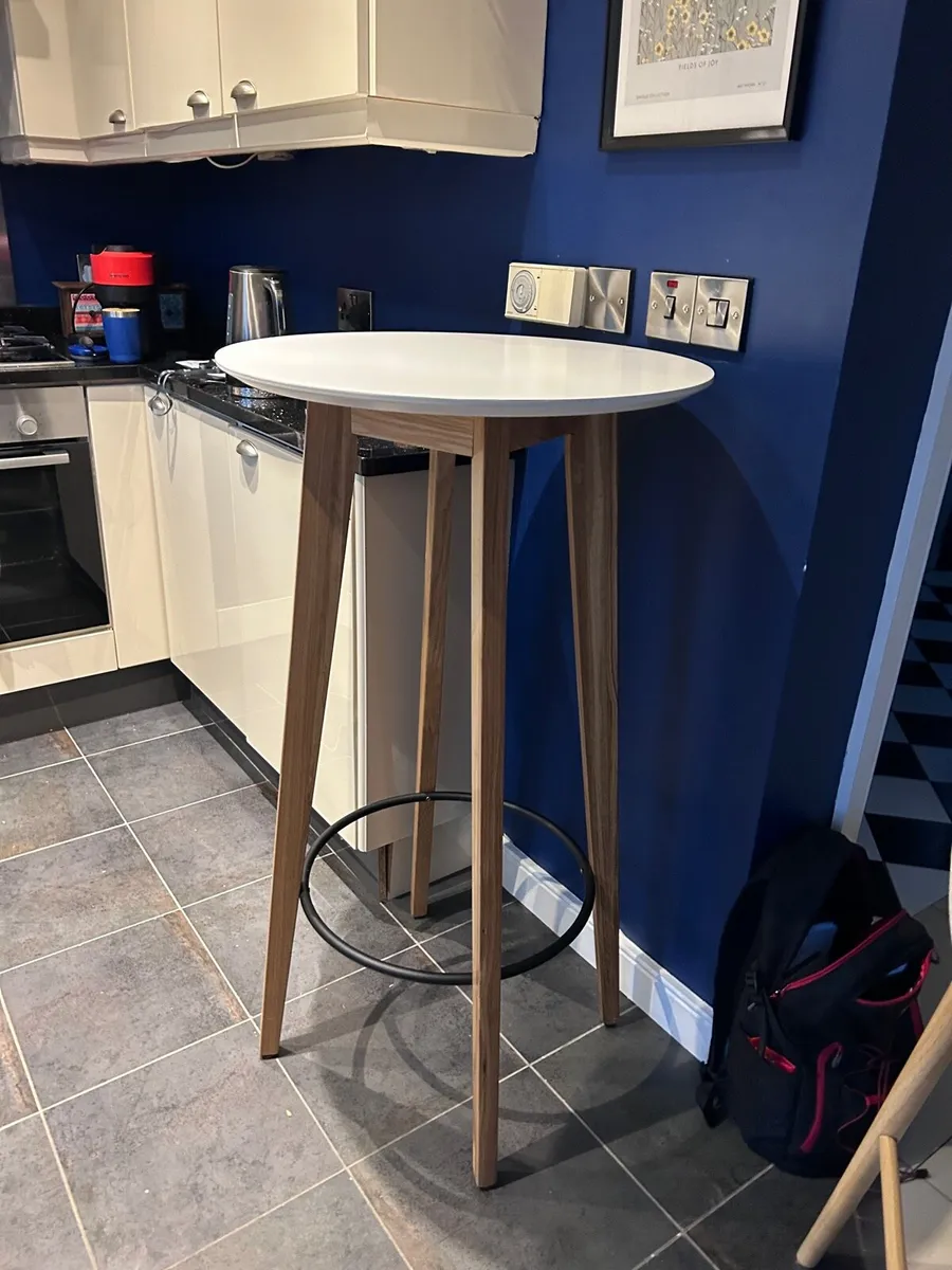 Kitchen Bar table, round - Image 2