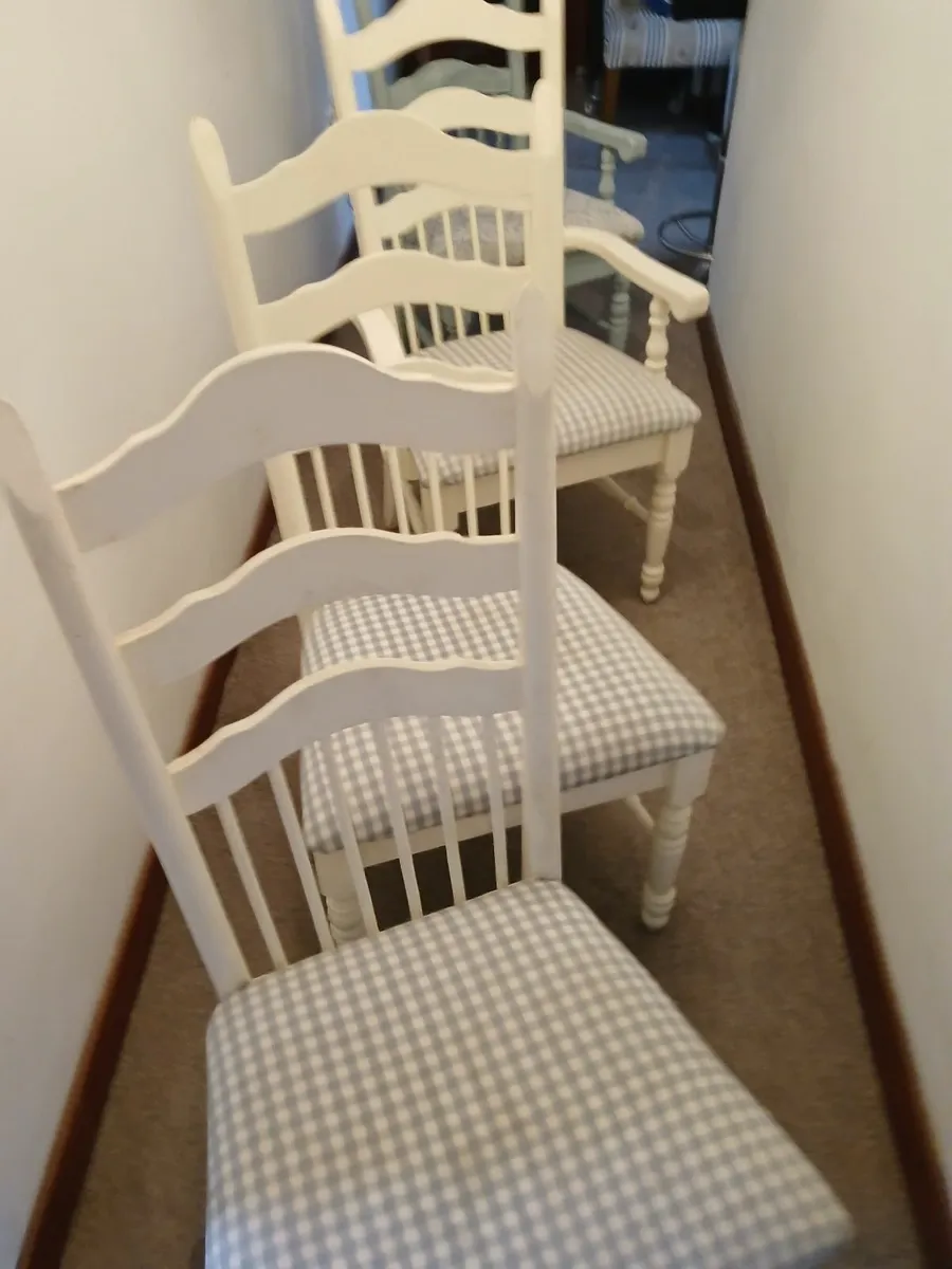Chairs lot of (4)...vintage delivered - Image 3