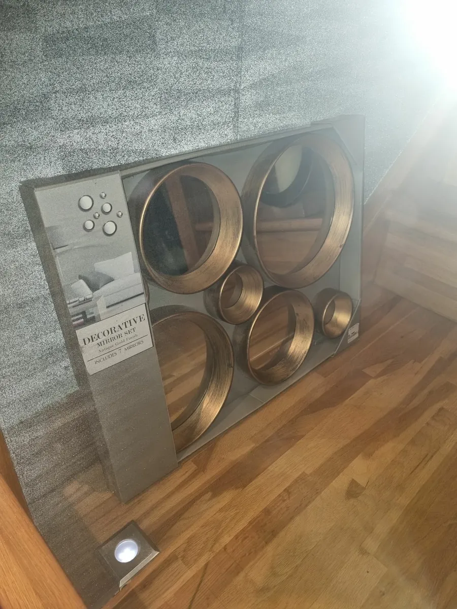 Mirror - Image 1