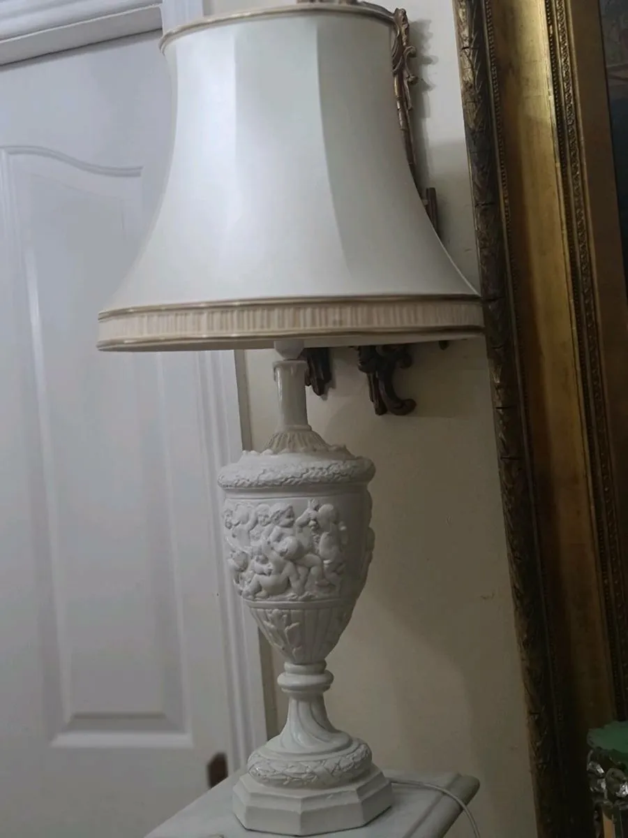 Large Neoclassical style plaster table lamp - Image 1