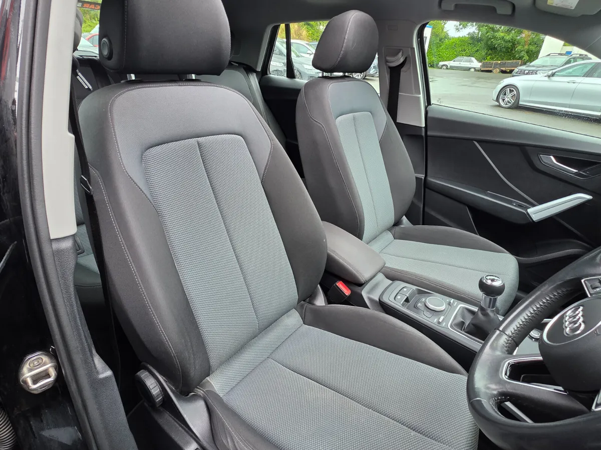 2020 Audi Q2 1.6 TDI 30TDI SE // PANORAMIC ROOF - Image 4