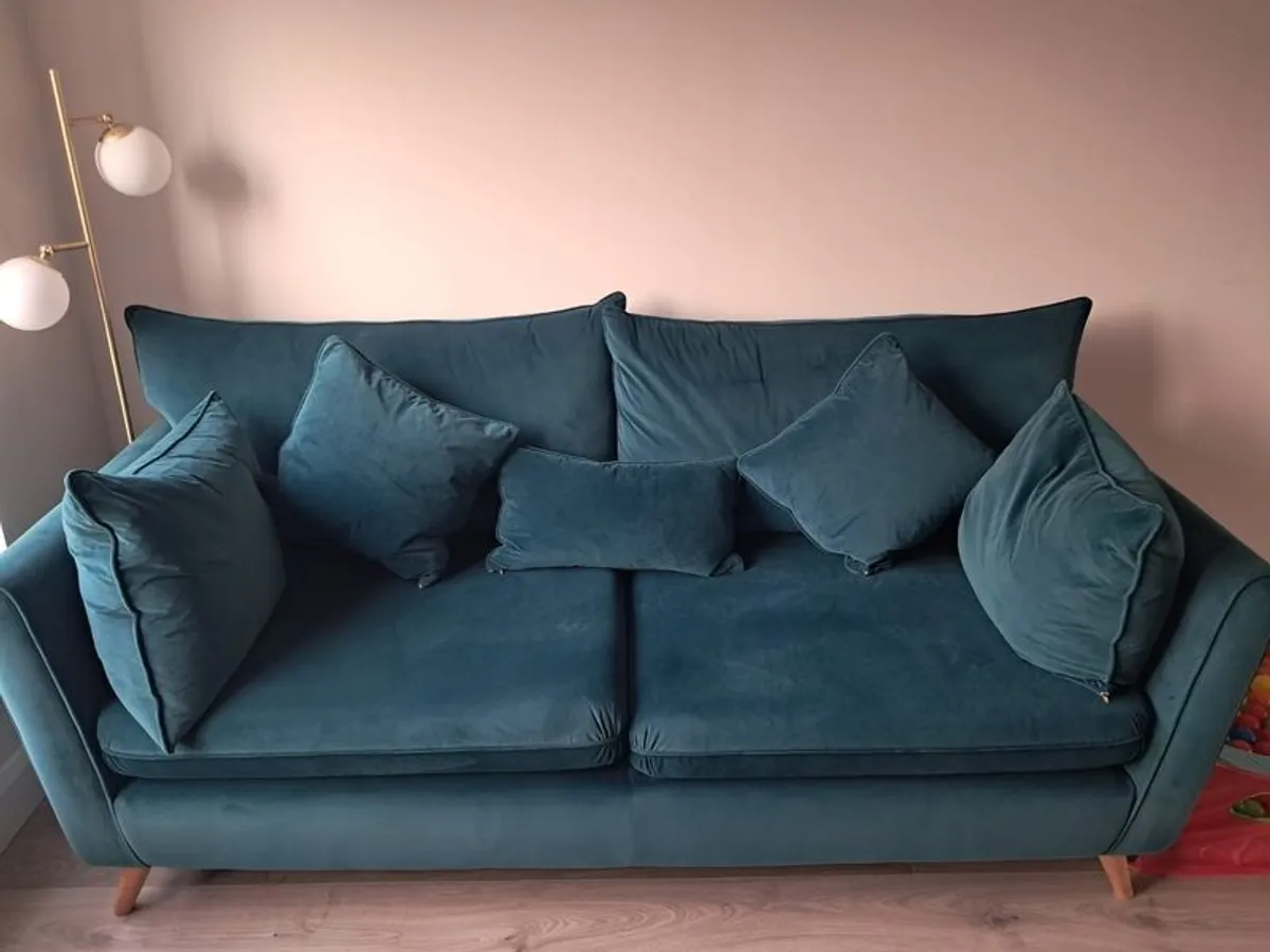 4 Seater Moorfield Sofa - Image 1