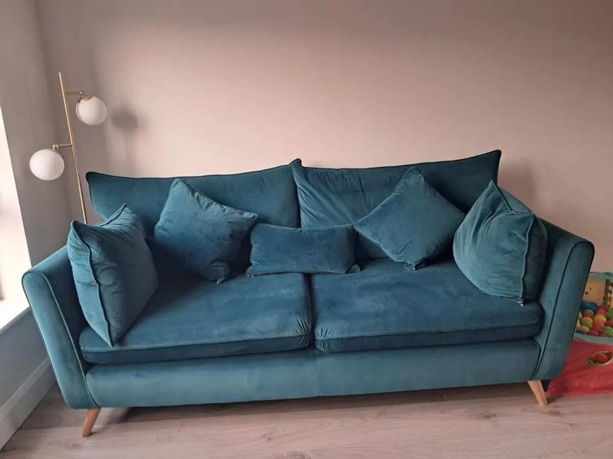 4 Seater Moorfield Sofa - Image 3