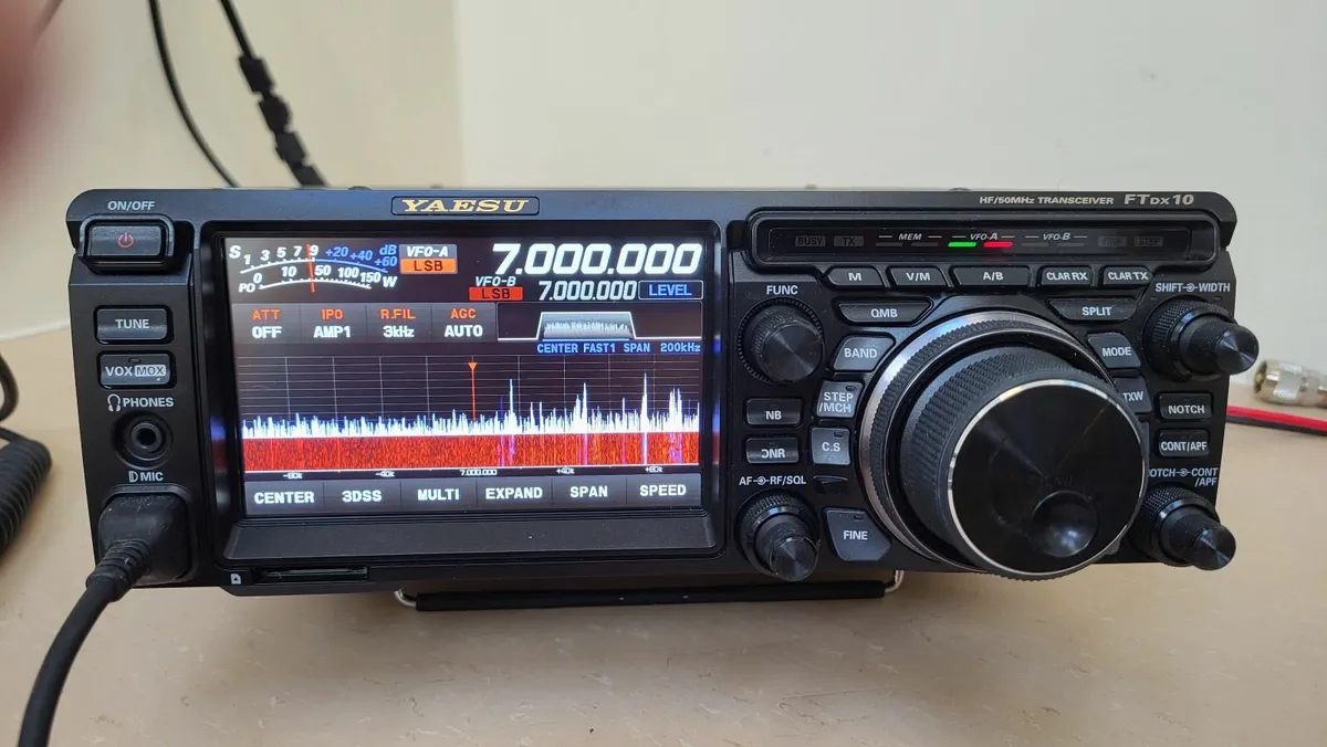 Yaesu FTdx10 + mAT-Y200 Auto Tuner - Image 1