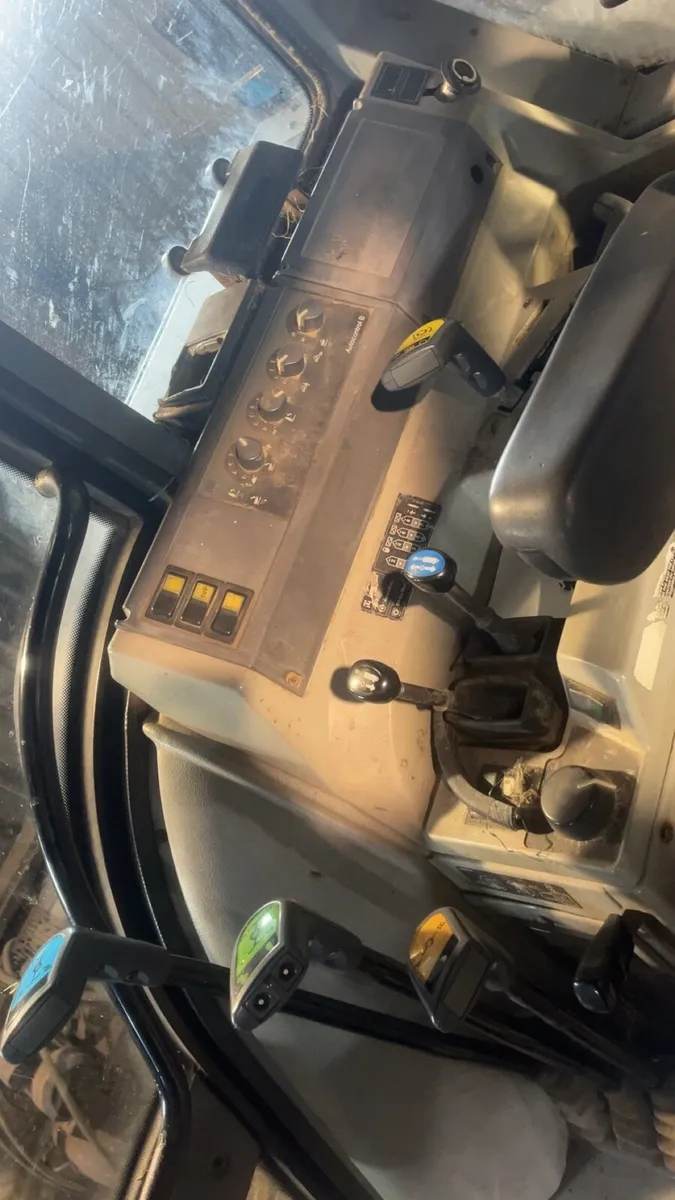 Valmet valtra 8050 Mega - Image 3