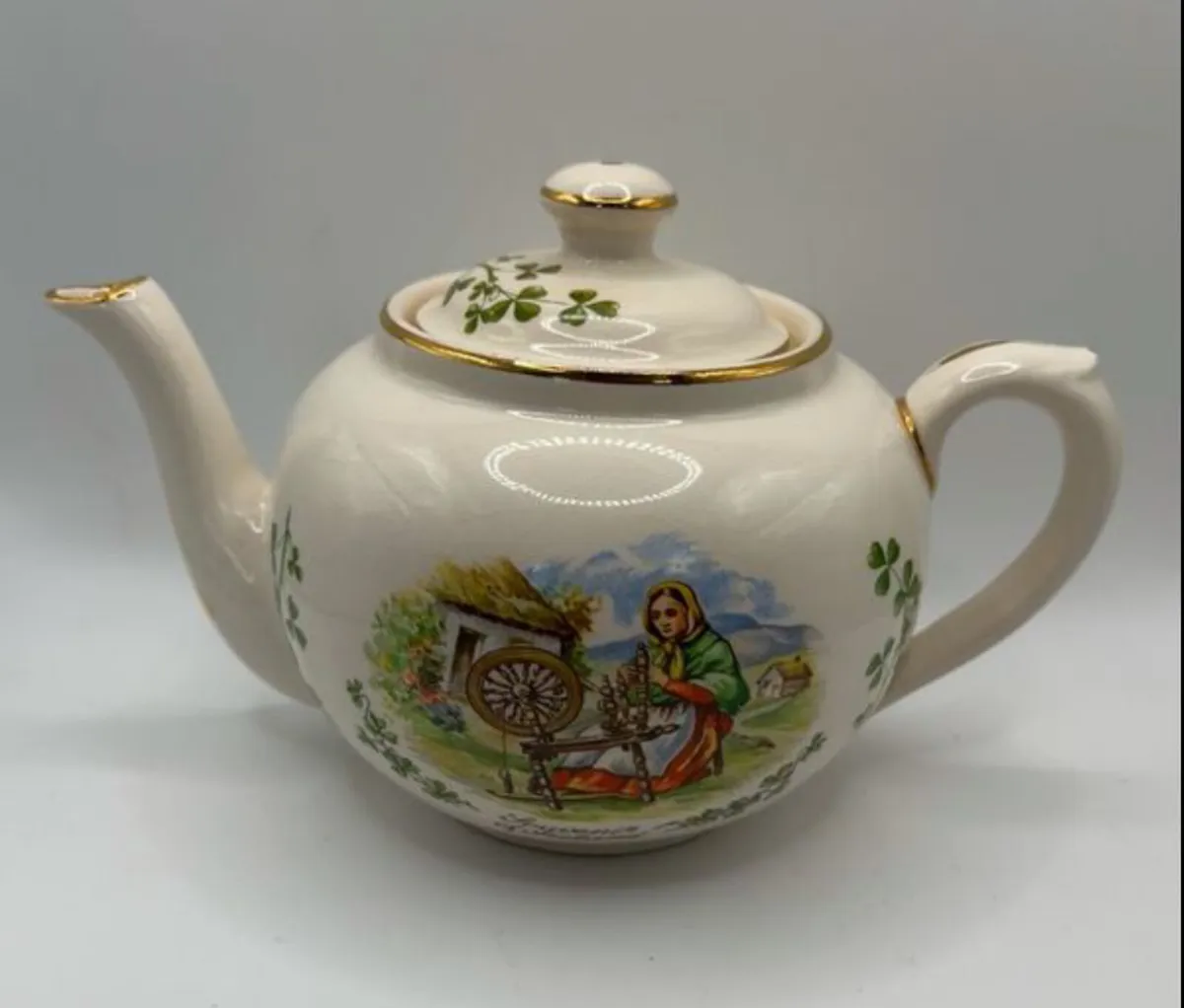 Vintage tea pots & coffee pot - Image 4