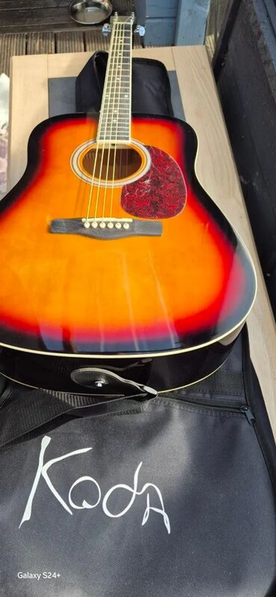 Acoustic Guitar - Image 3