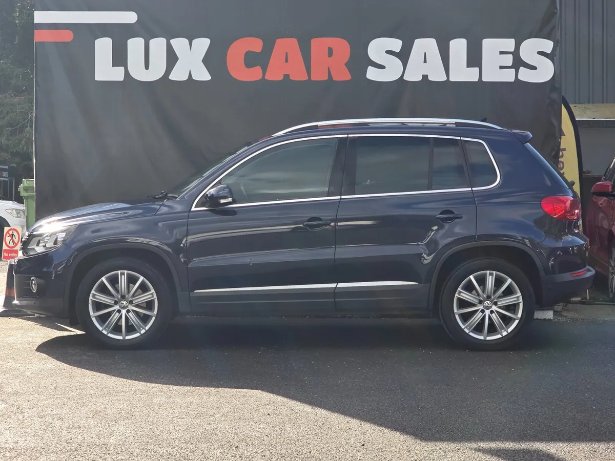 2015 Volkswagen Tiguan 2.0 TDI MATCH / LOW MILEAGE - Image 3