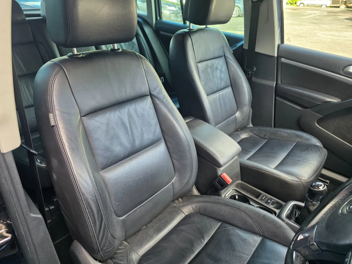 2015 Volkswagen Tiguan 2.0 TDI MATCH / LOW MILEAGE - Image 4