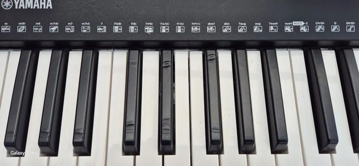 Yamaha Keyboard - Image 4