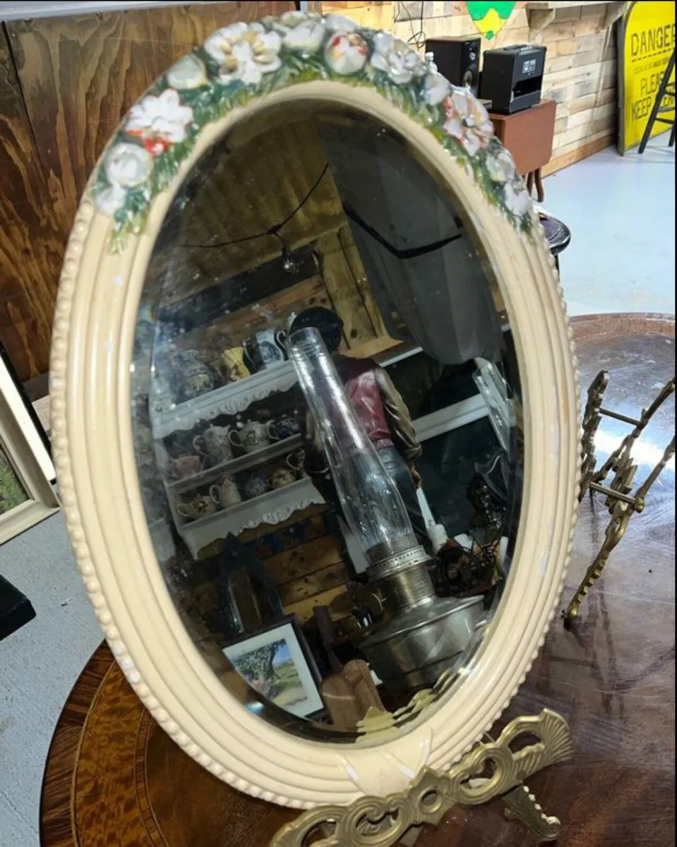 Antique mirror - Image 1