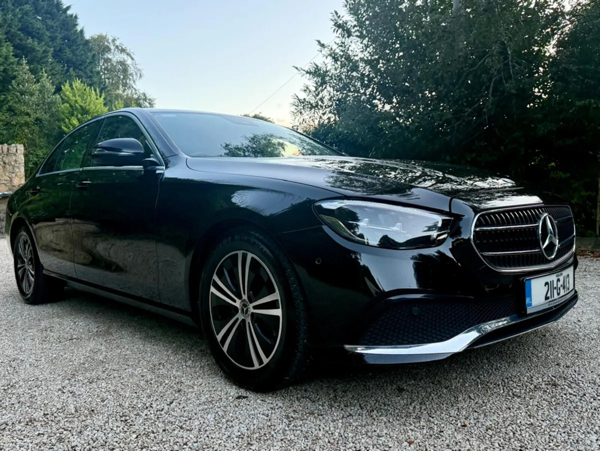 Mercedes-Benz E-Class D E220 4DR AUTO - Image 1