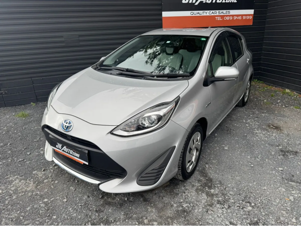 Toyota Aqua 1.5 HYBRID AUTO - Image 3