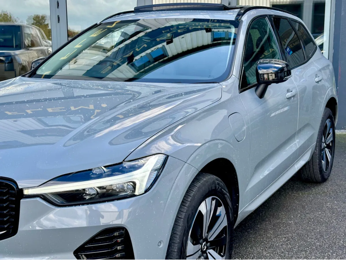 Volvo XC60 + T6 PHEV AWD AUTO RECHARGE PLUS - Image 3