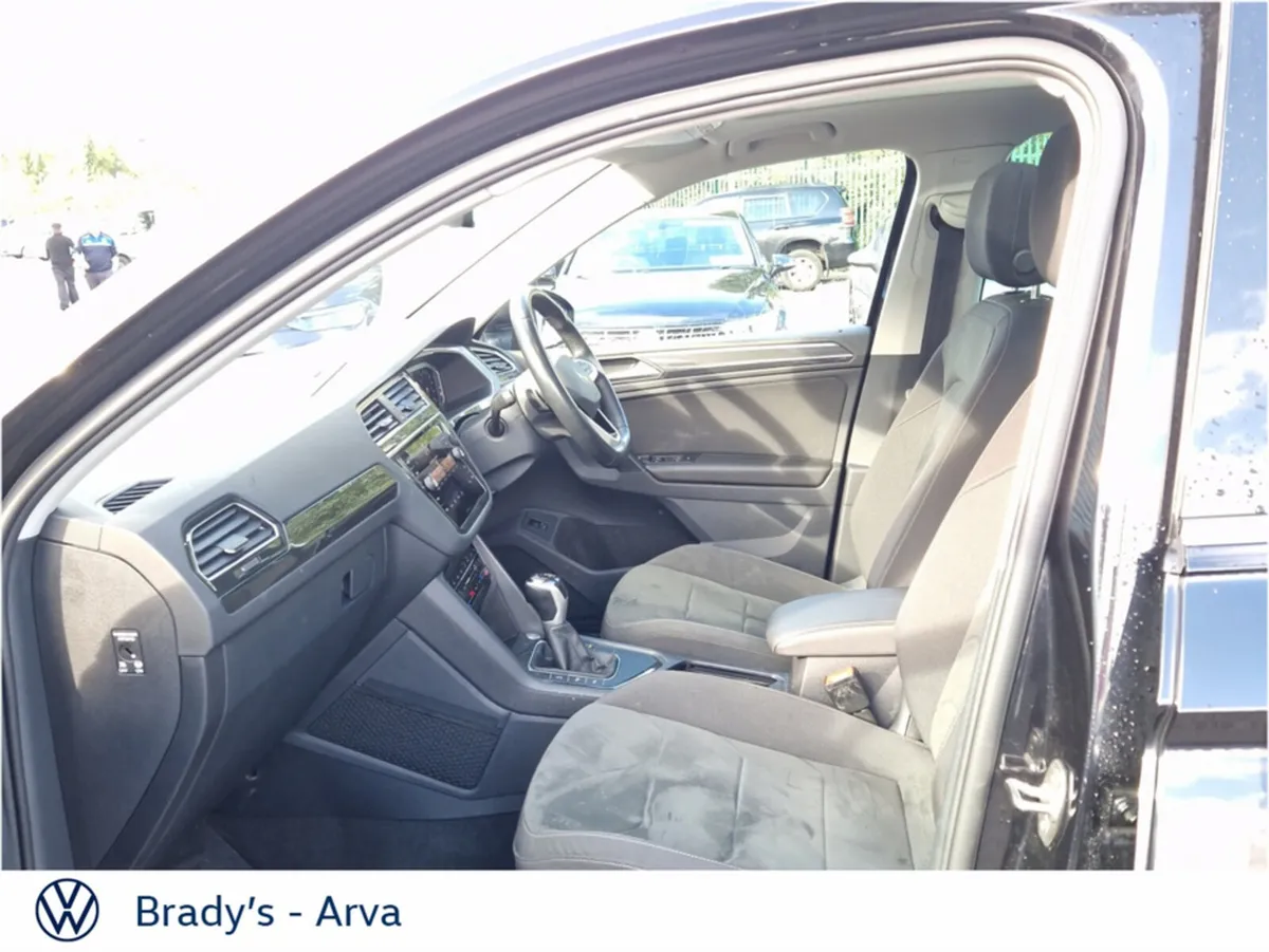 Volkswagen Tiguan ELEGANCE 2.0 TDI  150BHP D7F 5DR - Image 3
