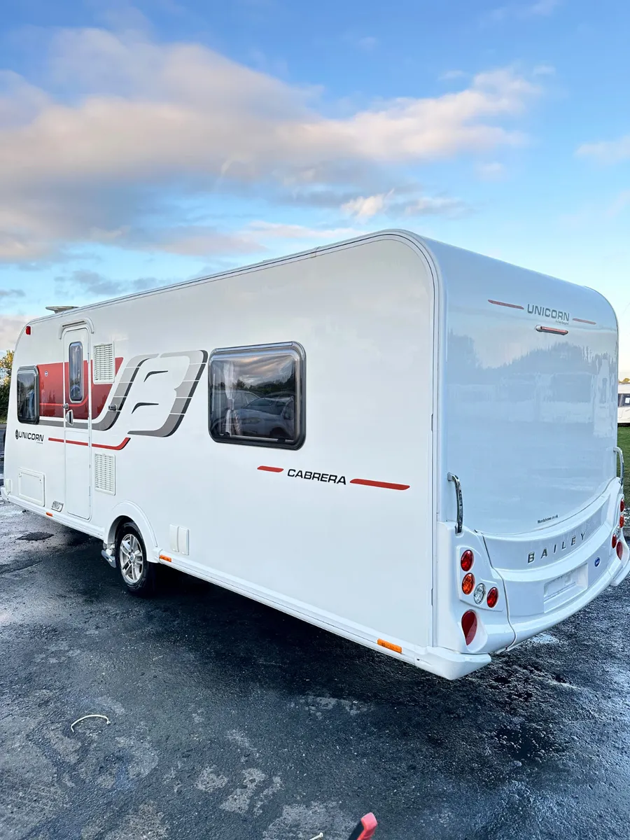 ✨STUNNING BAILEY UNICORN 4 BERTH ISLAND BED✨ - Image 2