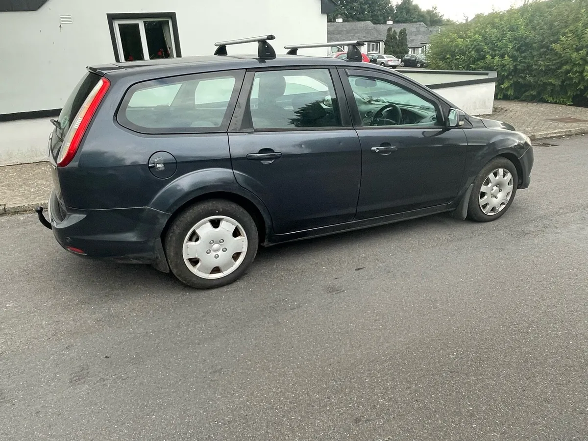 2009 ford focus NCT expires 02,26 tax 11,25 - Image 2