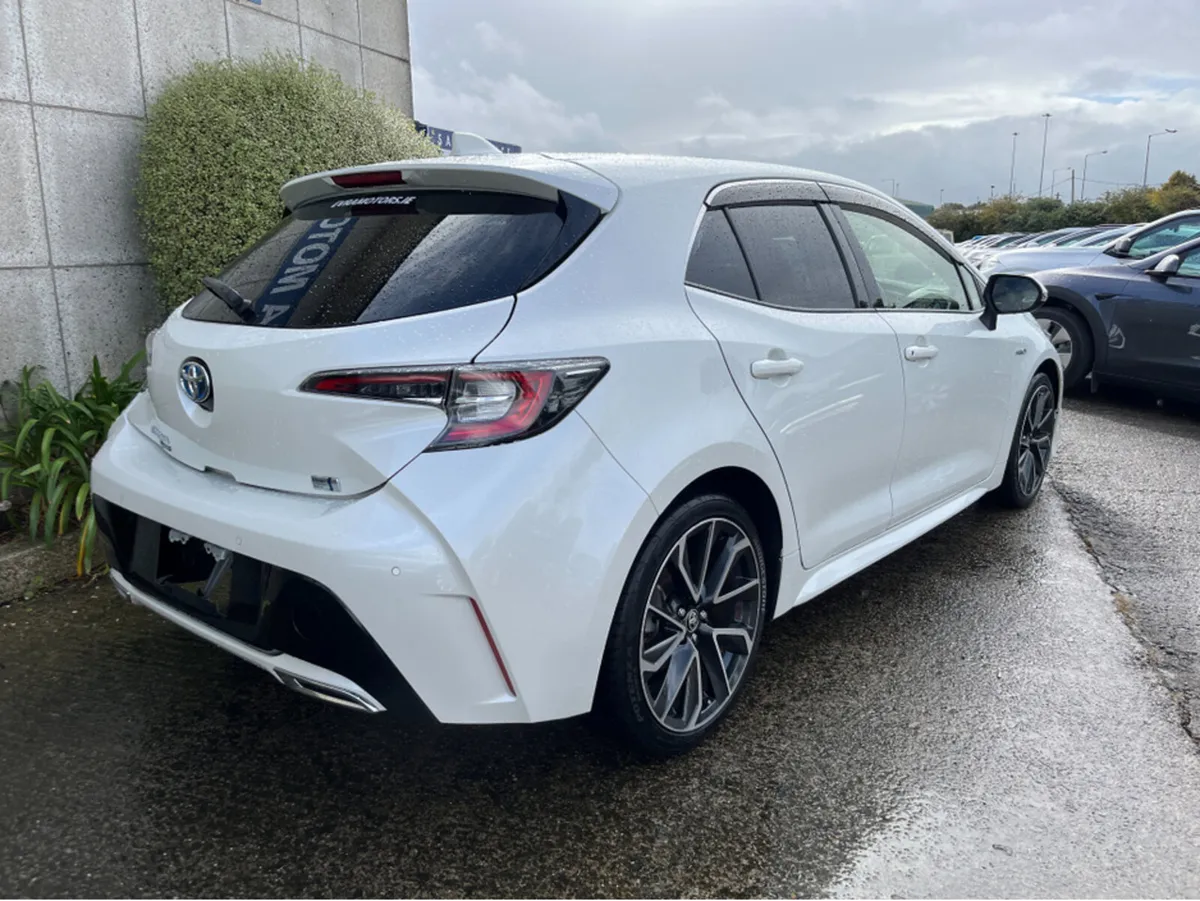 Toyota Corolla SPORT HATCHBACK AUTOMATIC HYBRID 1. - Image 4