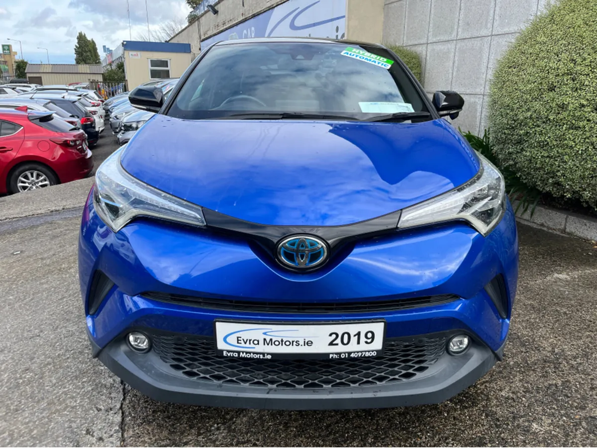 Toyota C-HR SOL HYBRID AUTOMATIC 1.8 PETROL //HIGH - Image 2