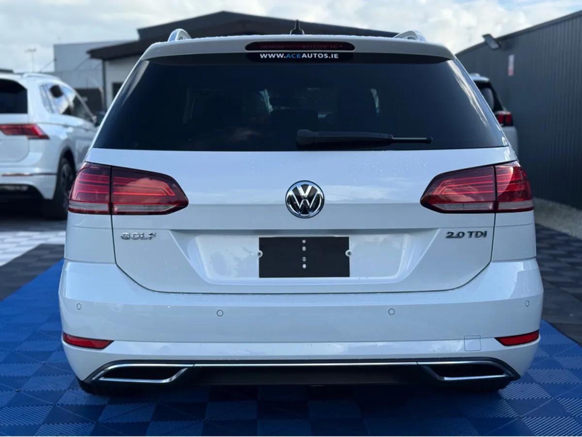 Volkswagen Golf HIGHLINE PRO - 2.0L DIESEL - AUTO - Image 2