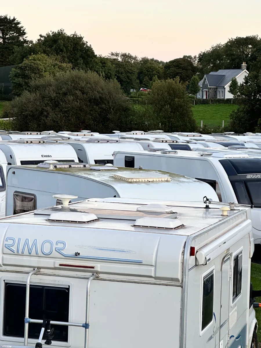 ✨STUNNING 2003 BAILEY RIMOR 4 BERTH FIXED BED✨ - Image 3