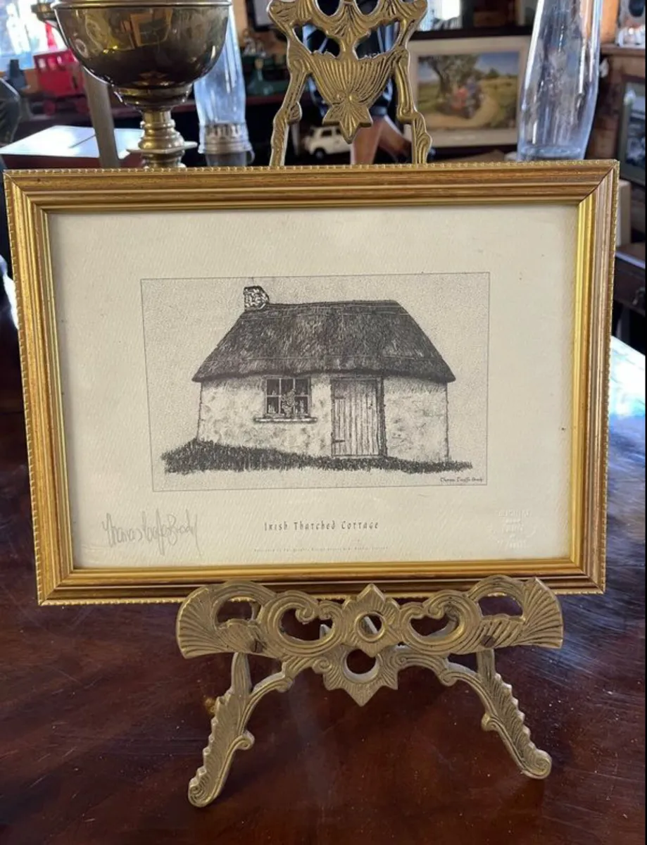 Collection of art - Image 1