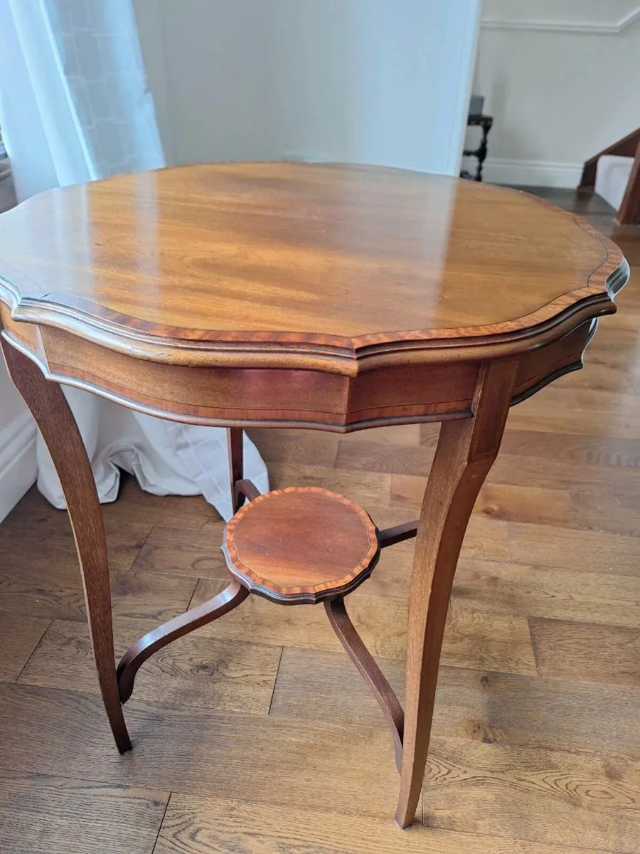 Occasional table with inlaid detail and 2nd tier - Image 1