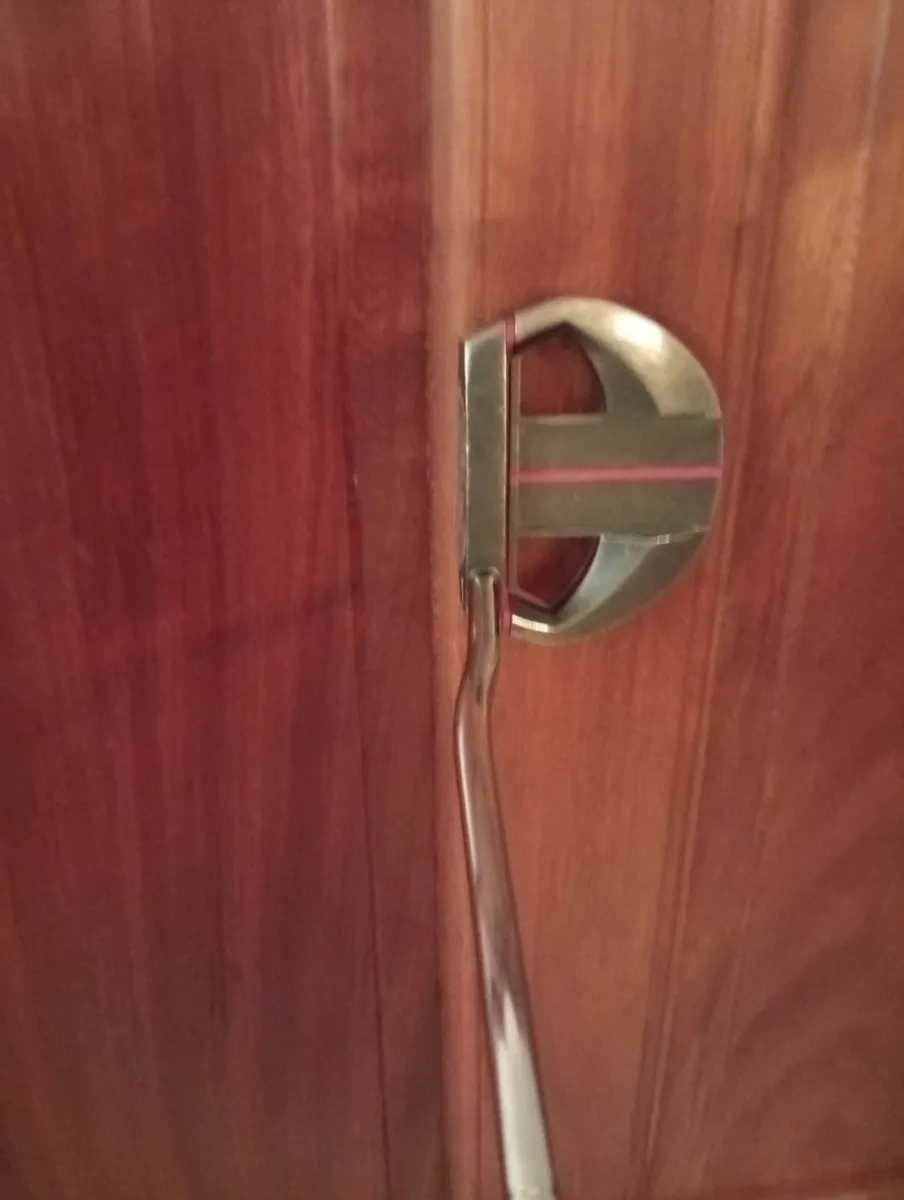 Nike 38 inch Putter Method ! Mallet Head - Image 3