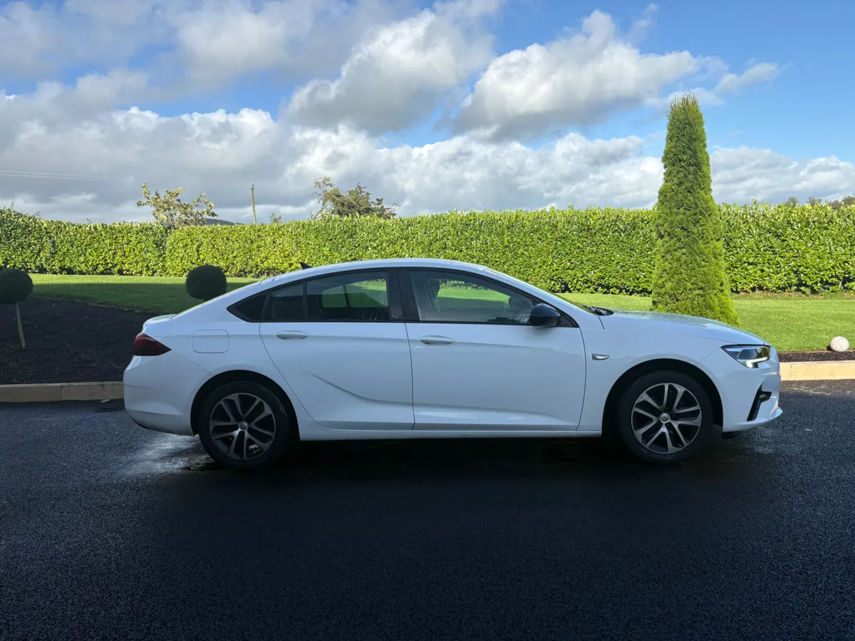 Opel Insignia 2022 - Image 3