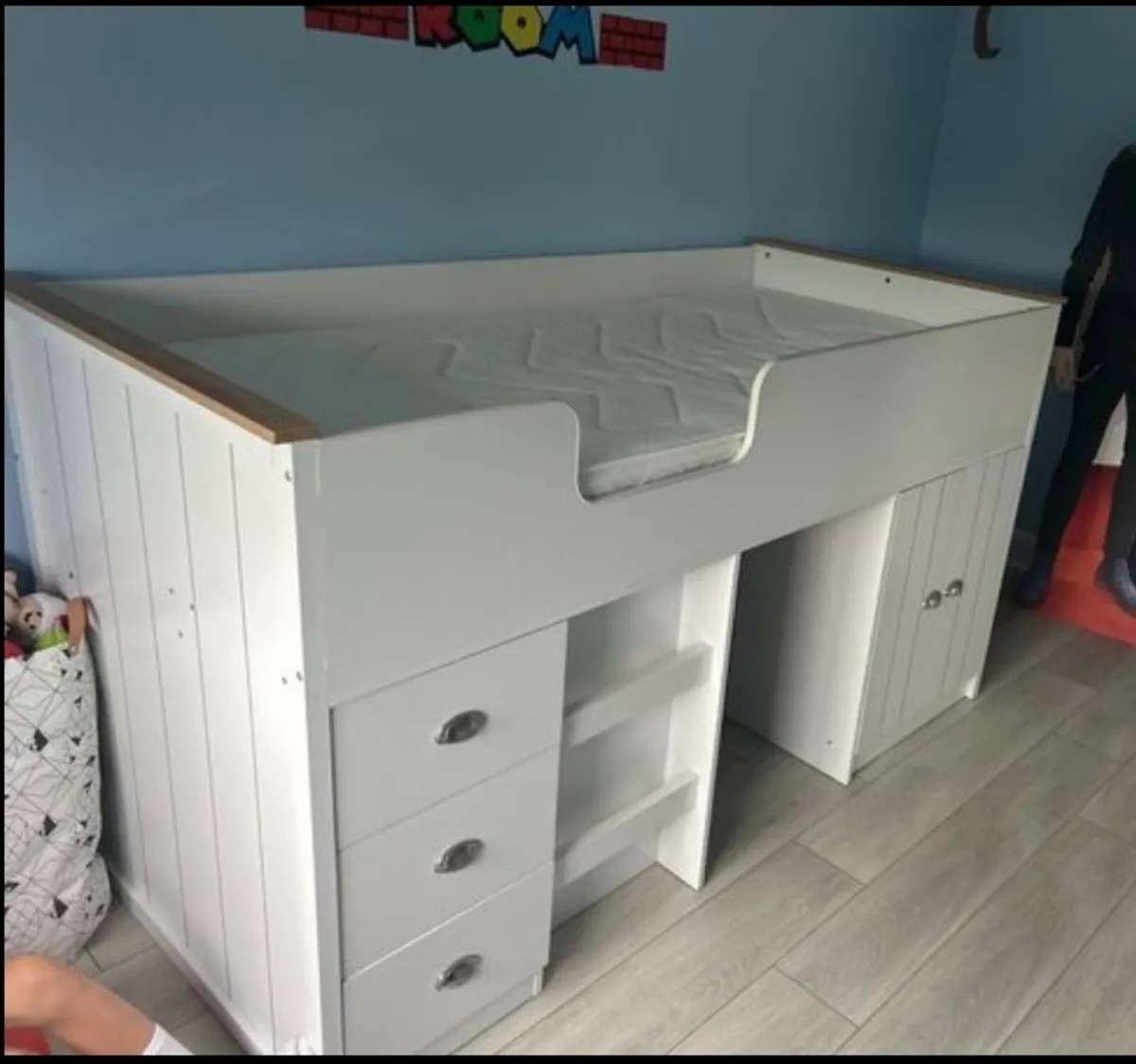 Single Bed - Image 2